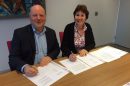 IJmond Werkt! en Gemeente Beverwijk tekenen overeenkomst