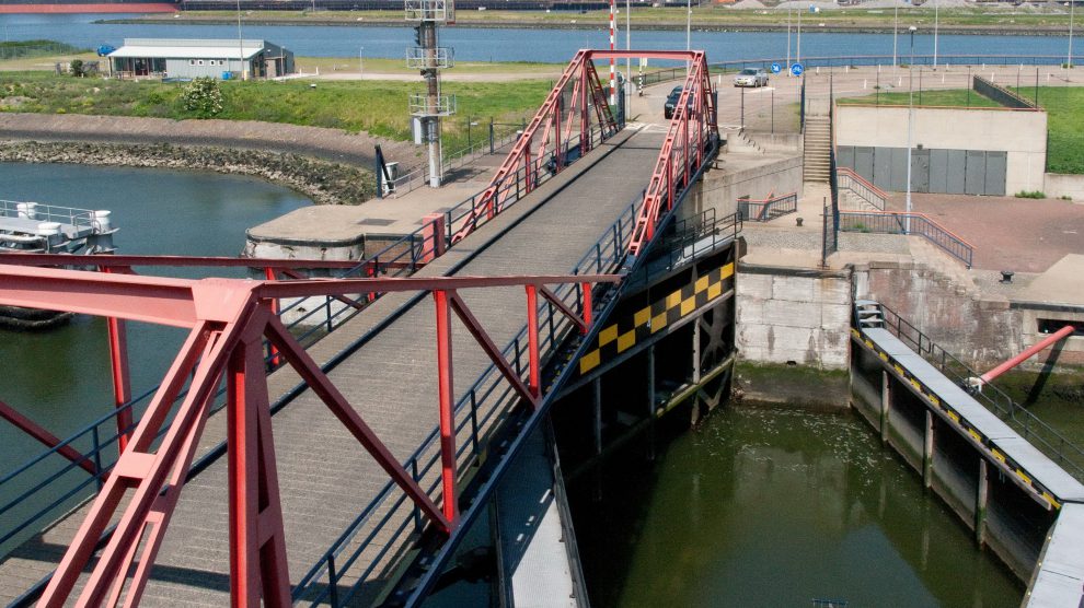 brug middensluis IJmuiden