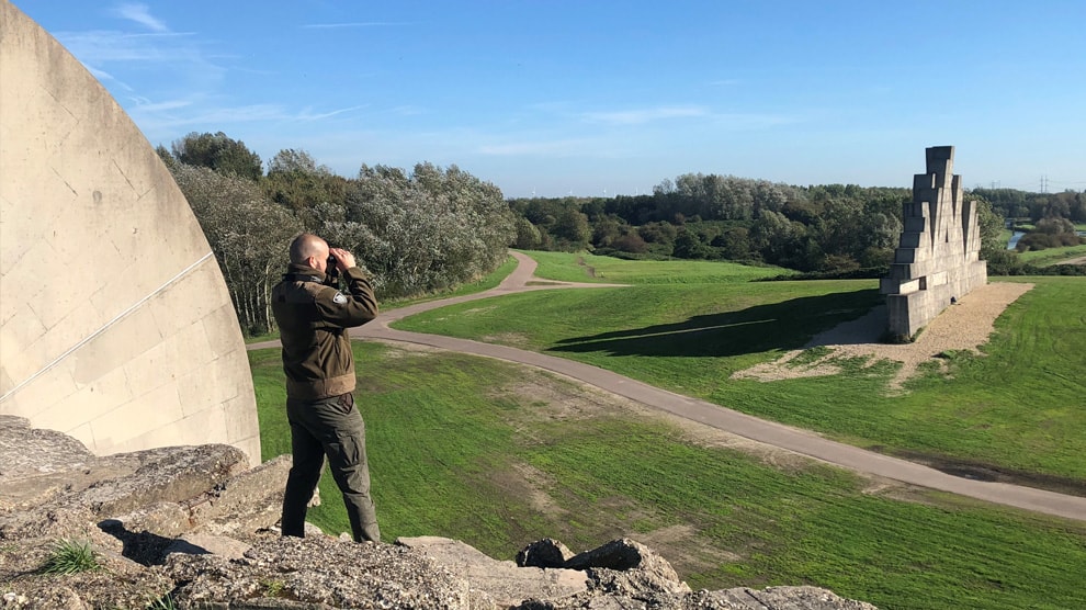 IJmuiden is dé havenstad om te wonen, werken en recreëren: mede door de gunstige ligging aan zee, Nationaal Park en haven en vlakbij Amsterdam, Haarlem en Schiphol. Visserij, offshore en een sterke maakindustrie kenmerken IJmuiden.